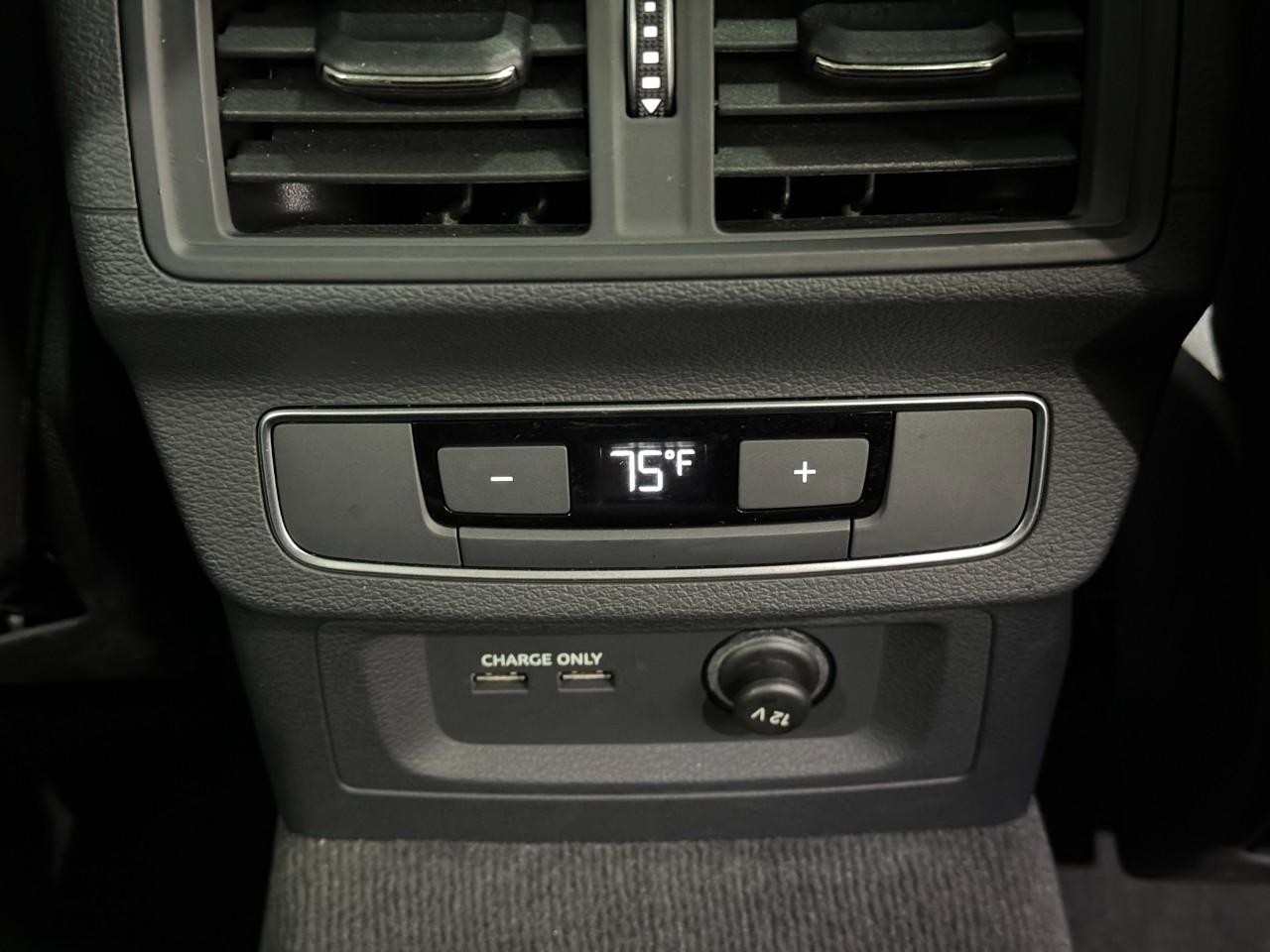 Audi Q5 Vehicle Full-screen Gallery Image 11