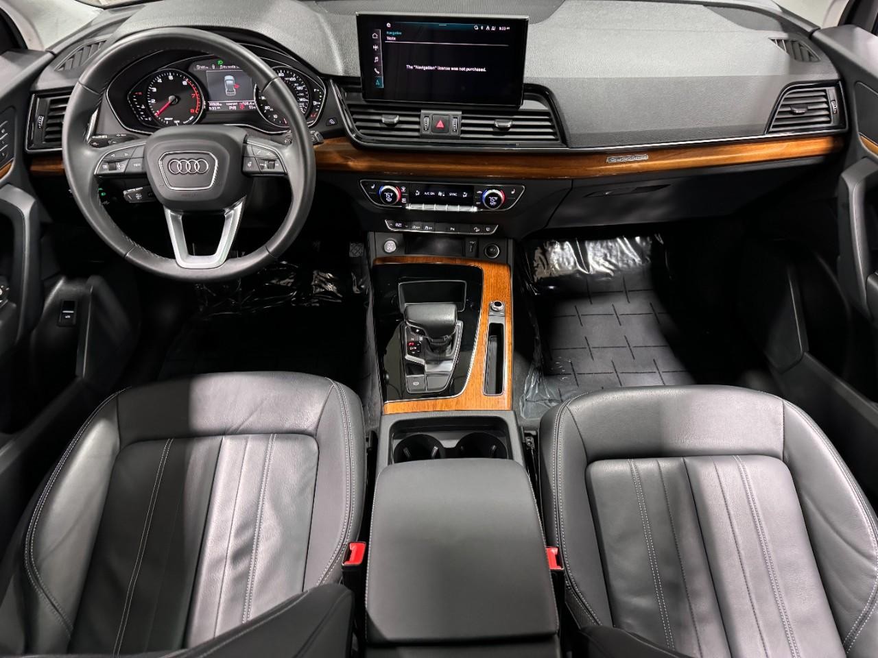 Audi Q5 Vehicle Full-screen Gallery Image 13