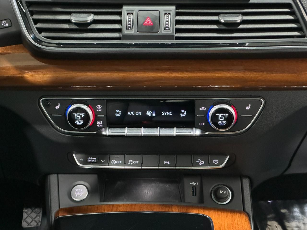 Audi Q5 Vehicle Full-screen Gallery Image 16