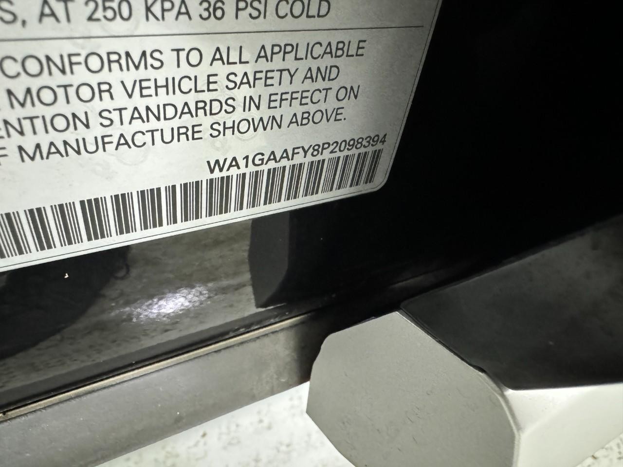 Audi Q5 Vehicle Full-screen Gallery Image 36