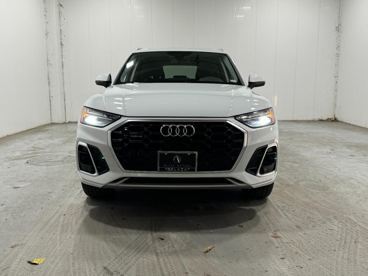 Audi Q5 Vehicle Full-screen Gallery Image 7