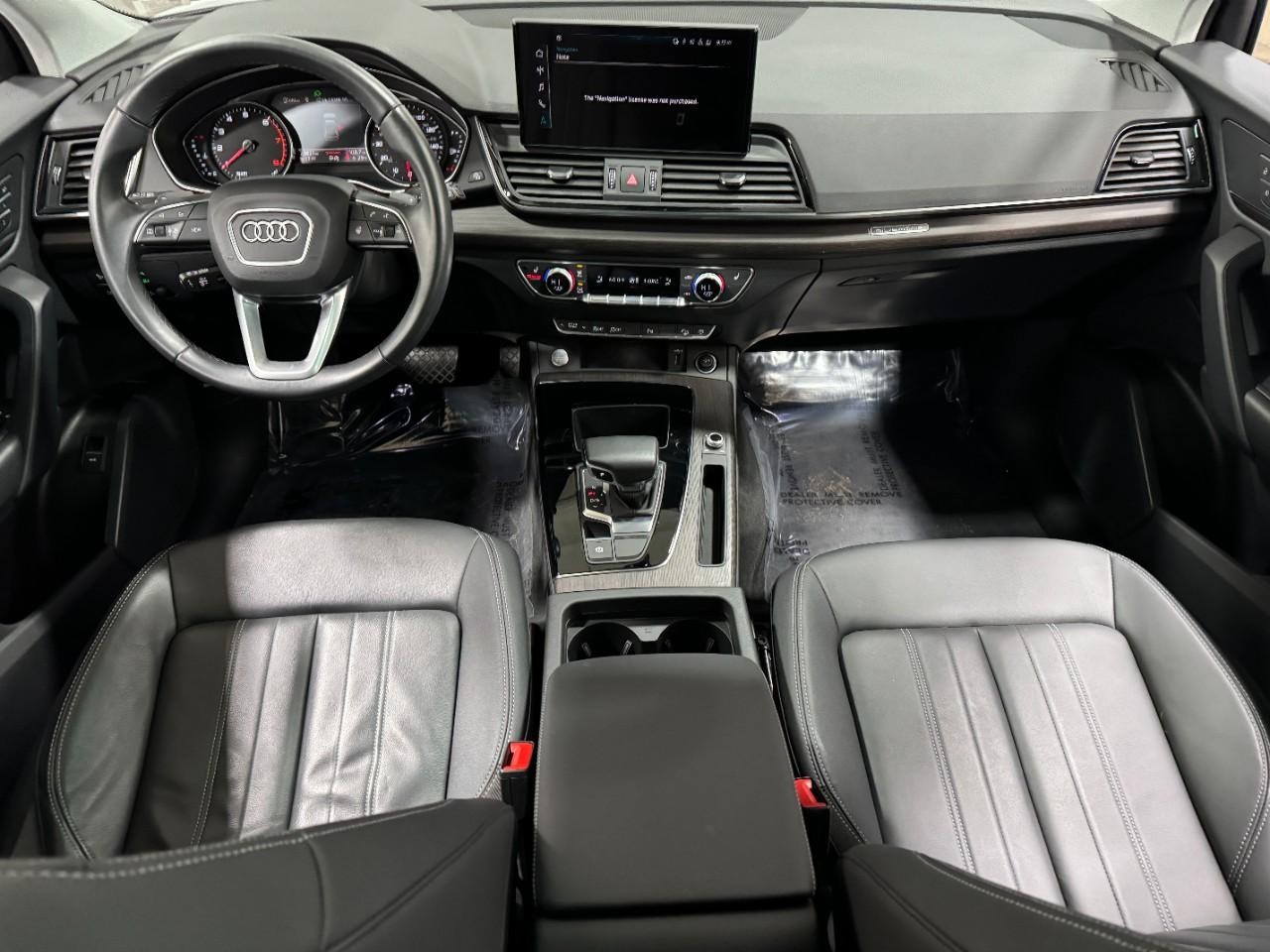 Audi Q5 Vehicle Full-screen Gallery Image 13