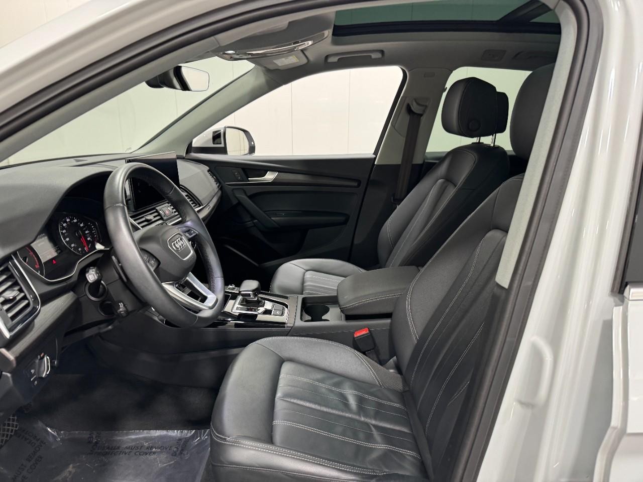 Audi Q5 Vehicle Full-screen Gallery Image 27