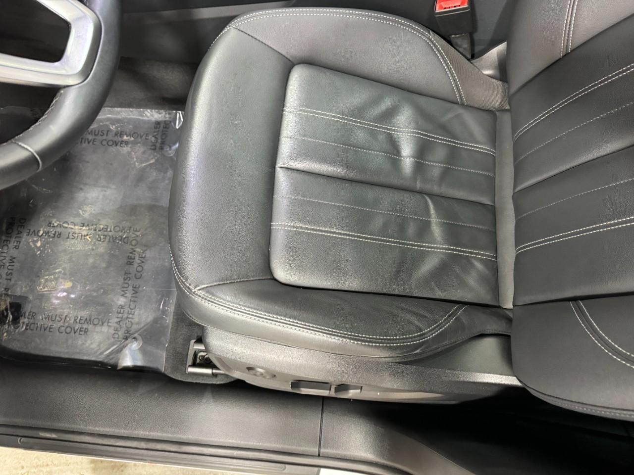 Audi Q5 Vehicle Full-screen Gallery Image 28