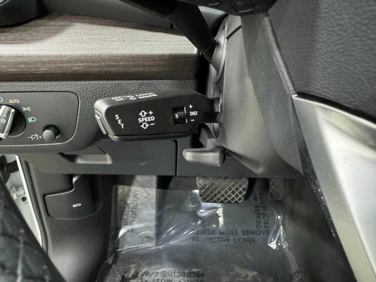 Audi Q5 Vehicle Full-screen Gallery Image 31