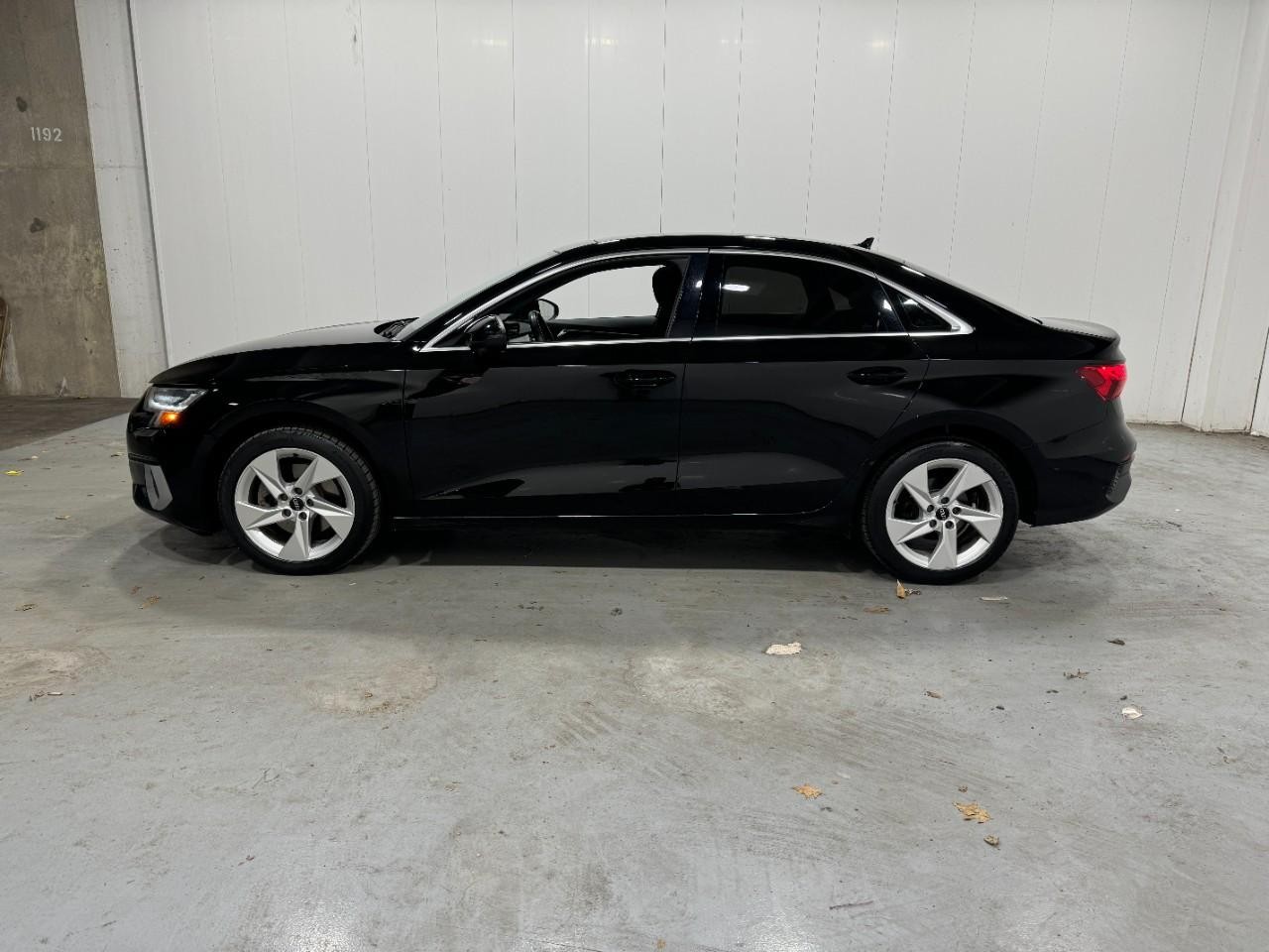 Audi A3 Vehicle Full-screen Gallery Image 2