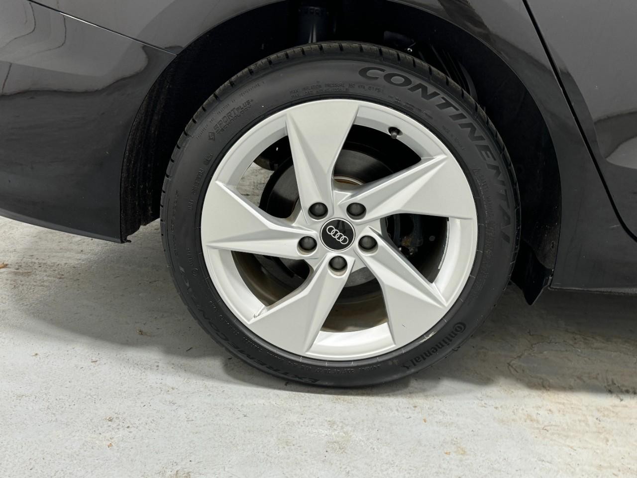 Audi A3 Vehicle Full-screen Gallery Image 5