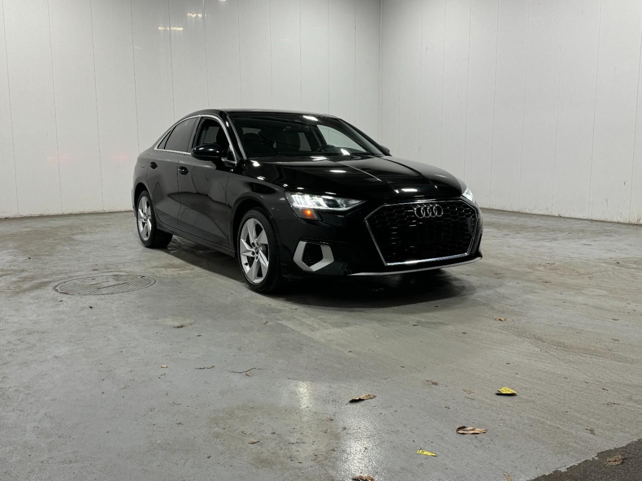 Audi A3 Vehicle Full-screen Gallery Image 6