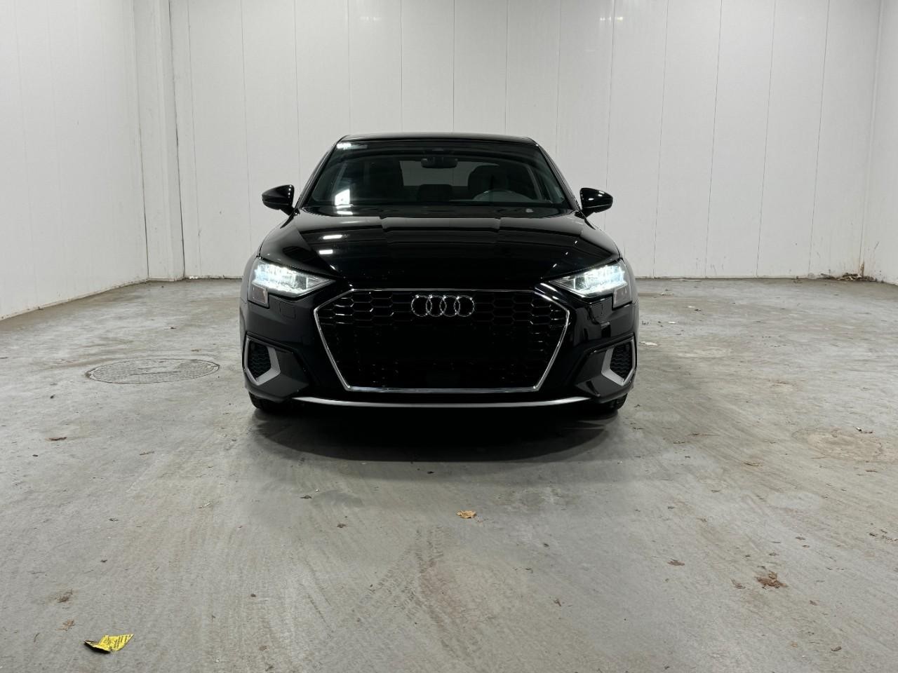 Audi A3 Vehicle Full-screen Gallery Image 7