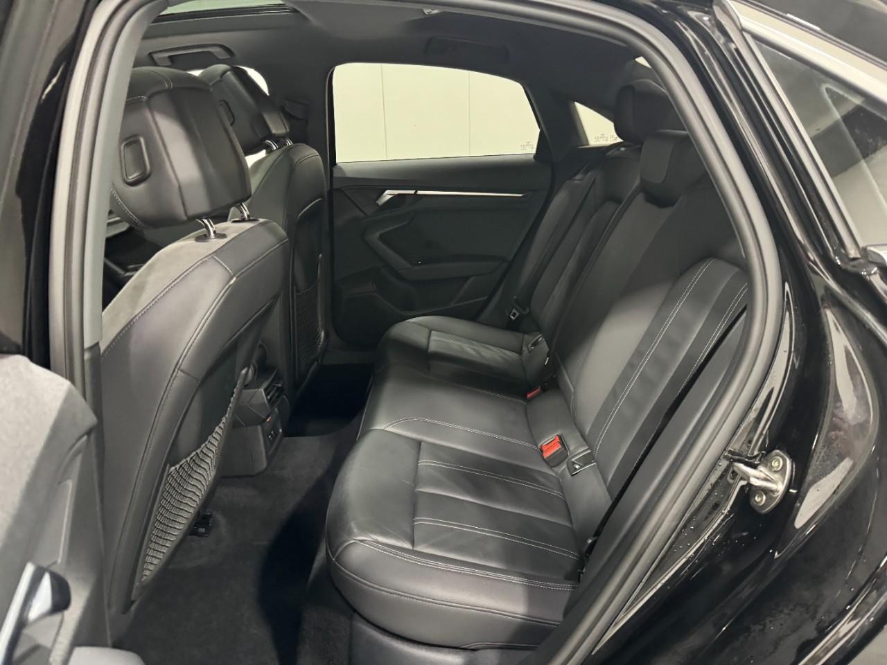 Audi A3 Vehicle Full-screen Gallery Image 8