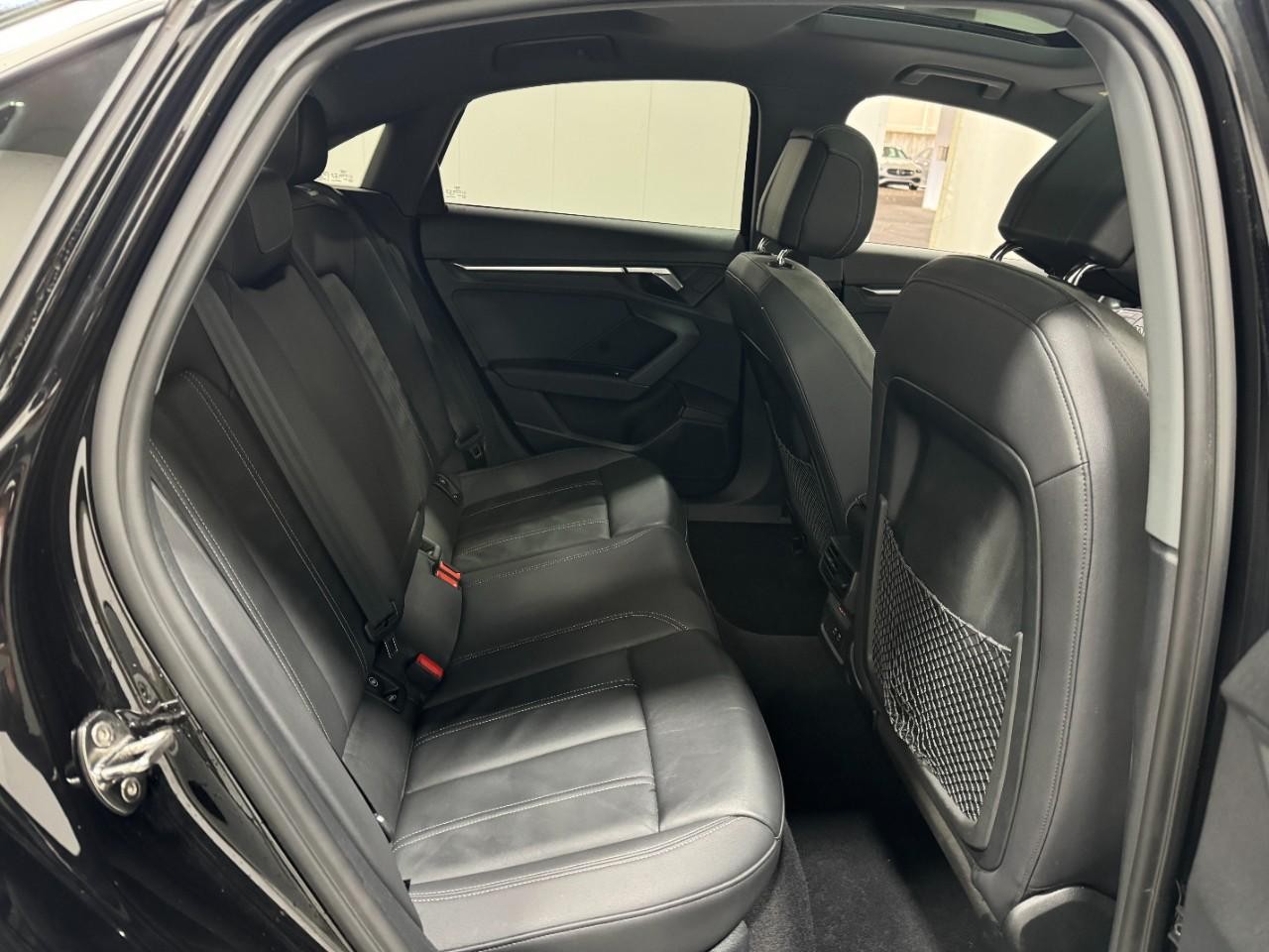 Audi A3 Vehicle Full-screen Gallery Image 10