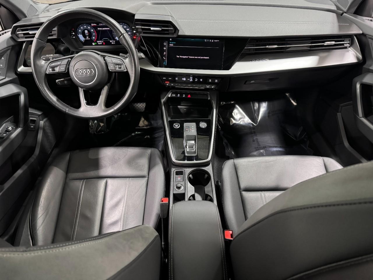 Audi A3 Vehicle Full-screen Gallery Image 12