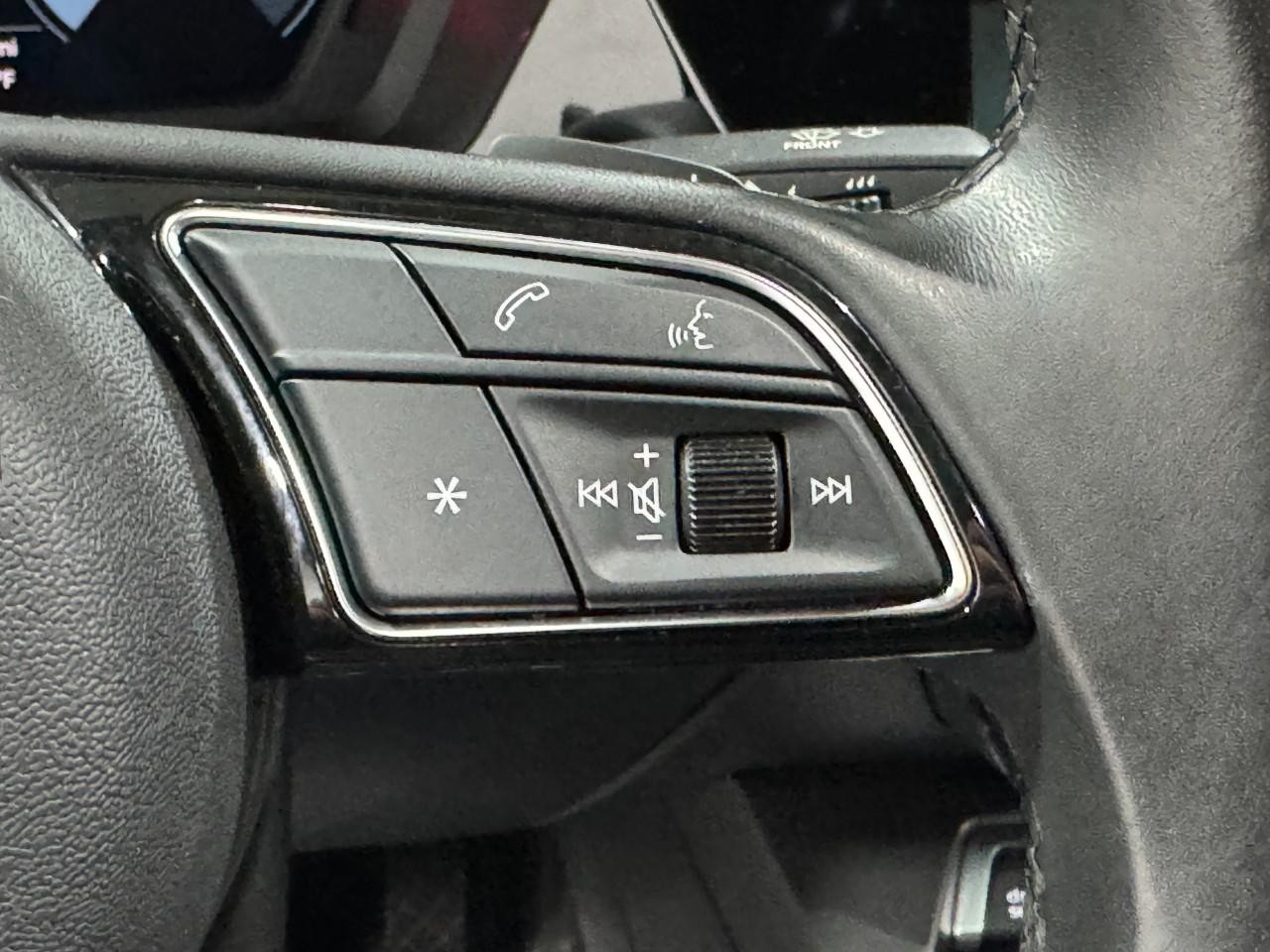 Audi A3 Vehicle Full-screen Gallery Image 32