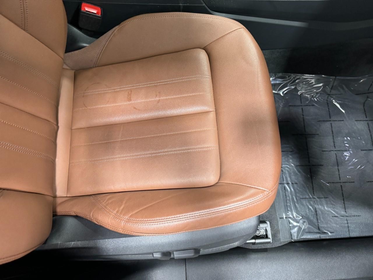 Audi Q5 Vehicle Full-screen Gallery Image 19