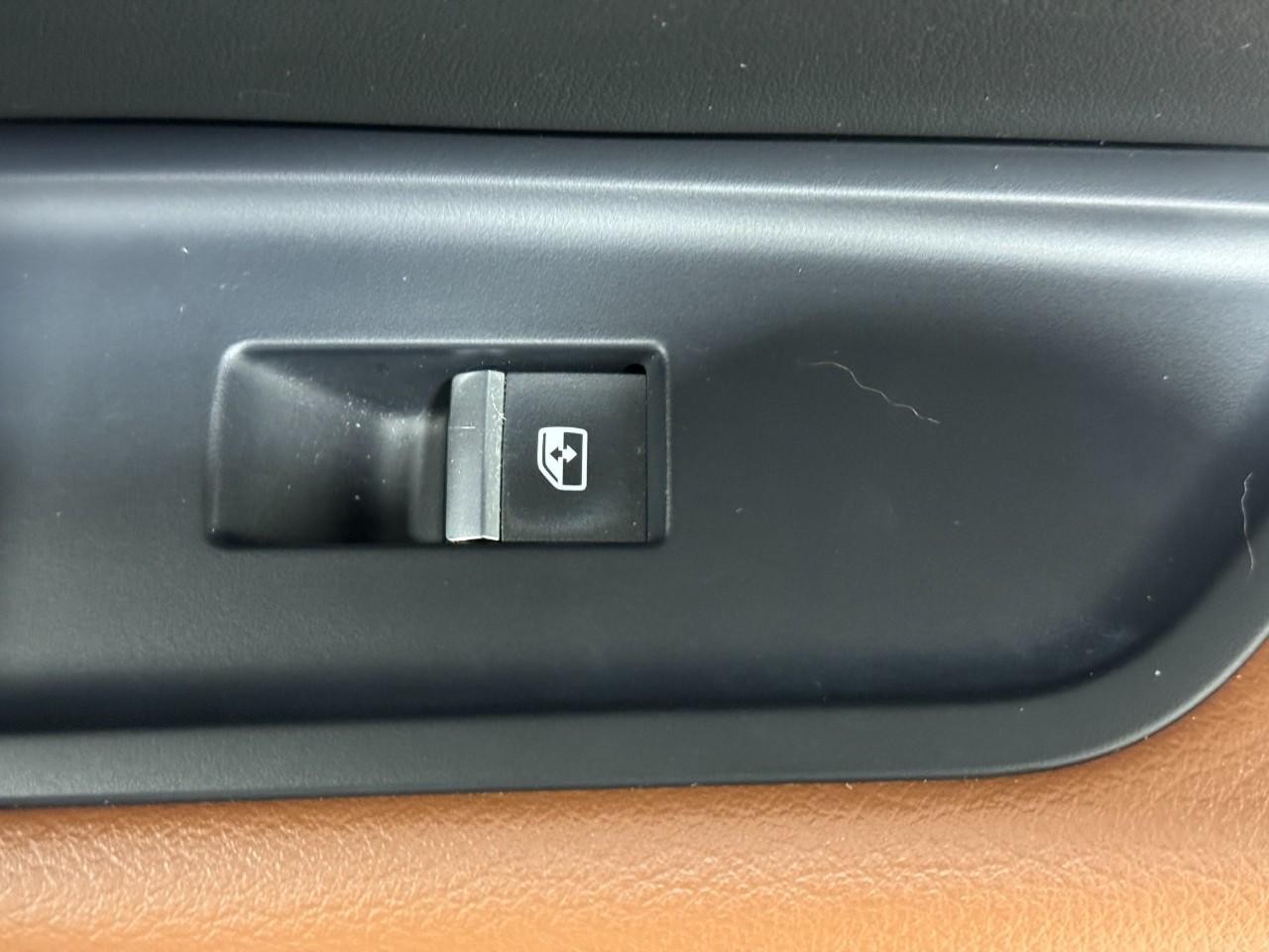 Audi Q5 Vehicle Full-screen Gallery Image 22