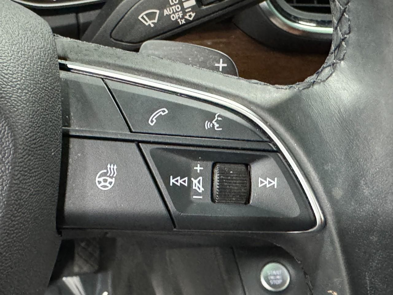 Audi Q5 Vehicle Full-screen Gallery Image 32