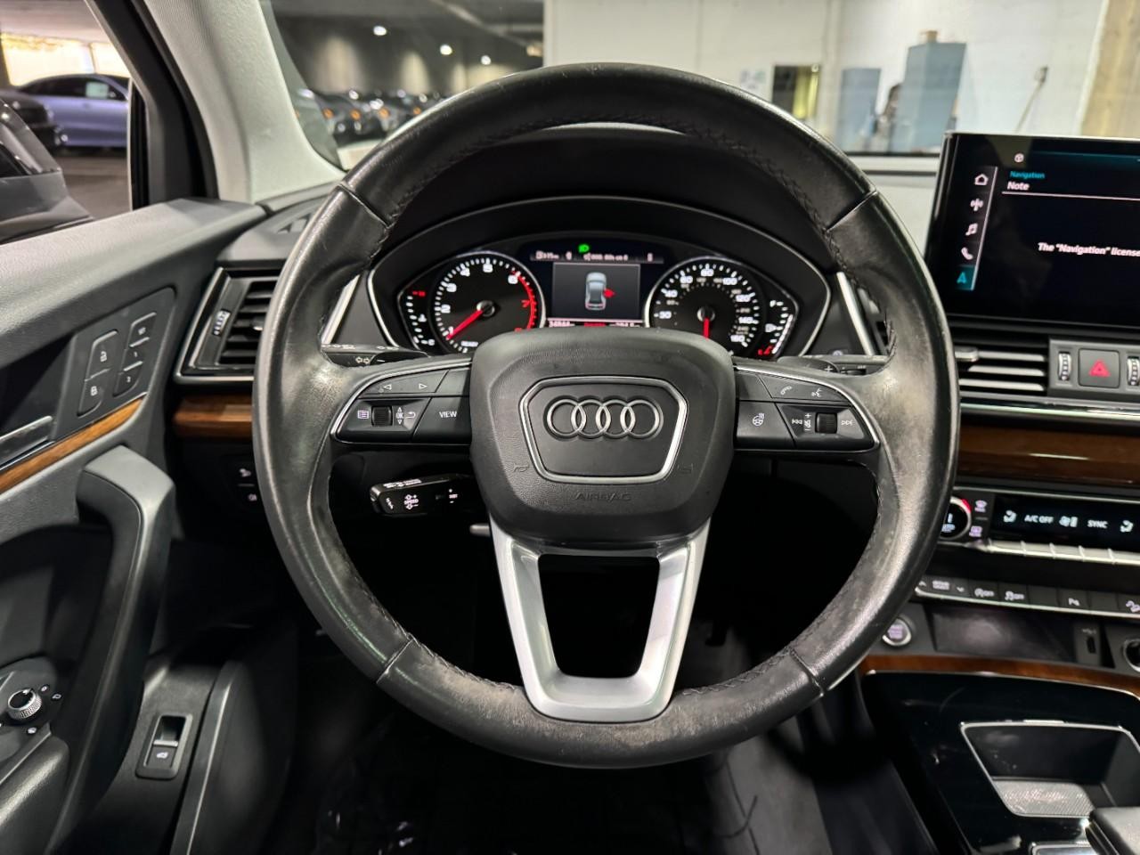 Audi Q5 Vehicle Full-screen Gallery Image 14