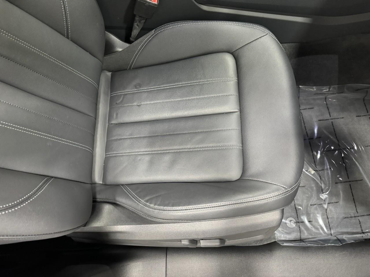 Audi Q5 Vehicle Full-screen Gallery Image 20