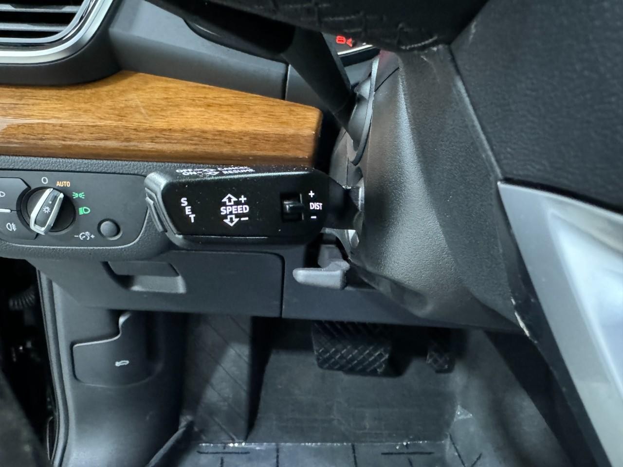 Audi Q5 Vehicle Full-screen Gallery Image 31