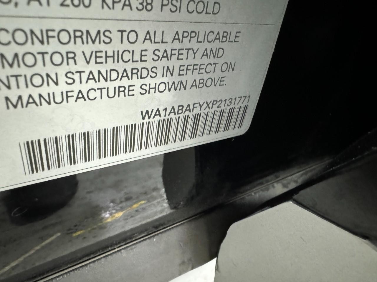 Audi Q5 Vehicle Full-screen Gallery Image 36