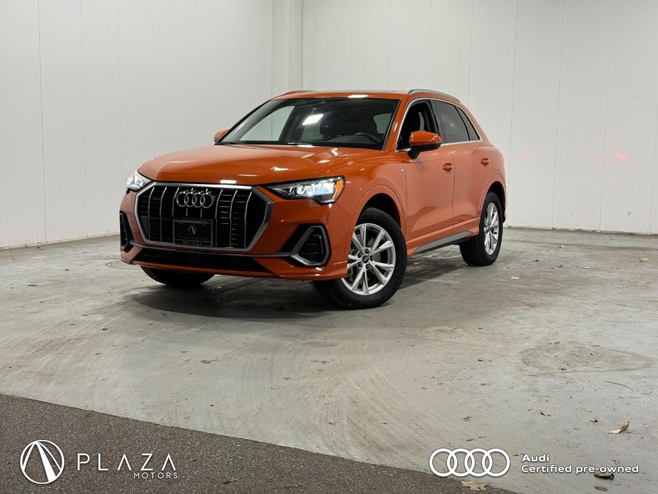 Audi Q3 Vehicle Full-screen Gallery Image 01