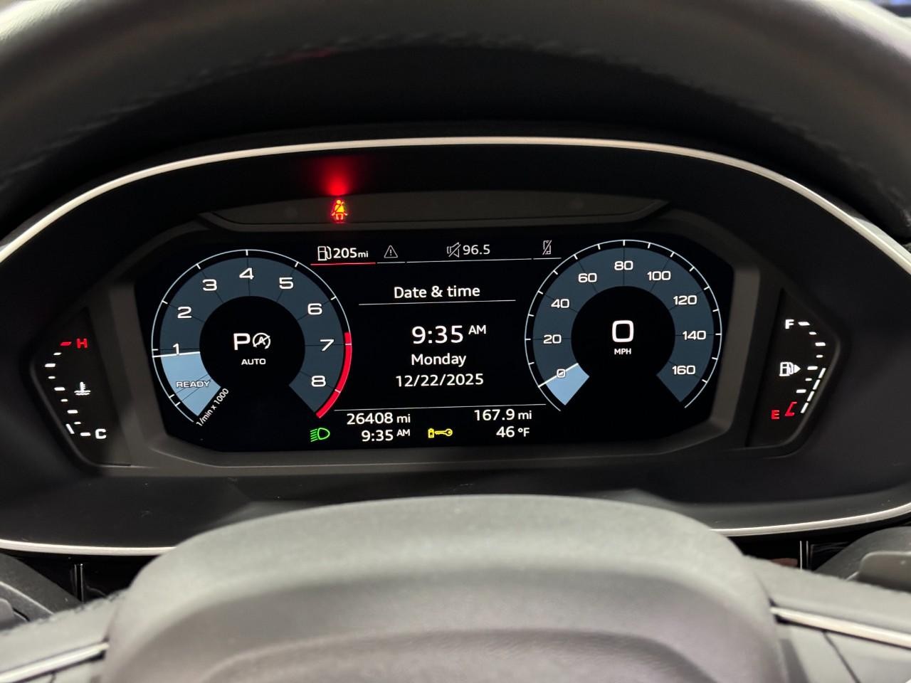 Audi Q3 Vehicle Full-screen Gallery Image 33