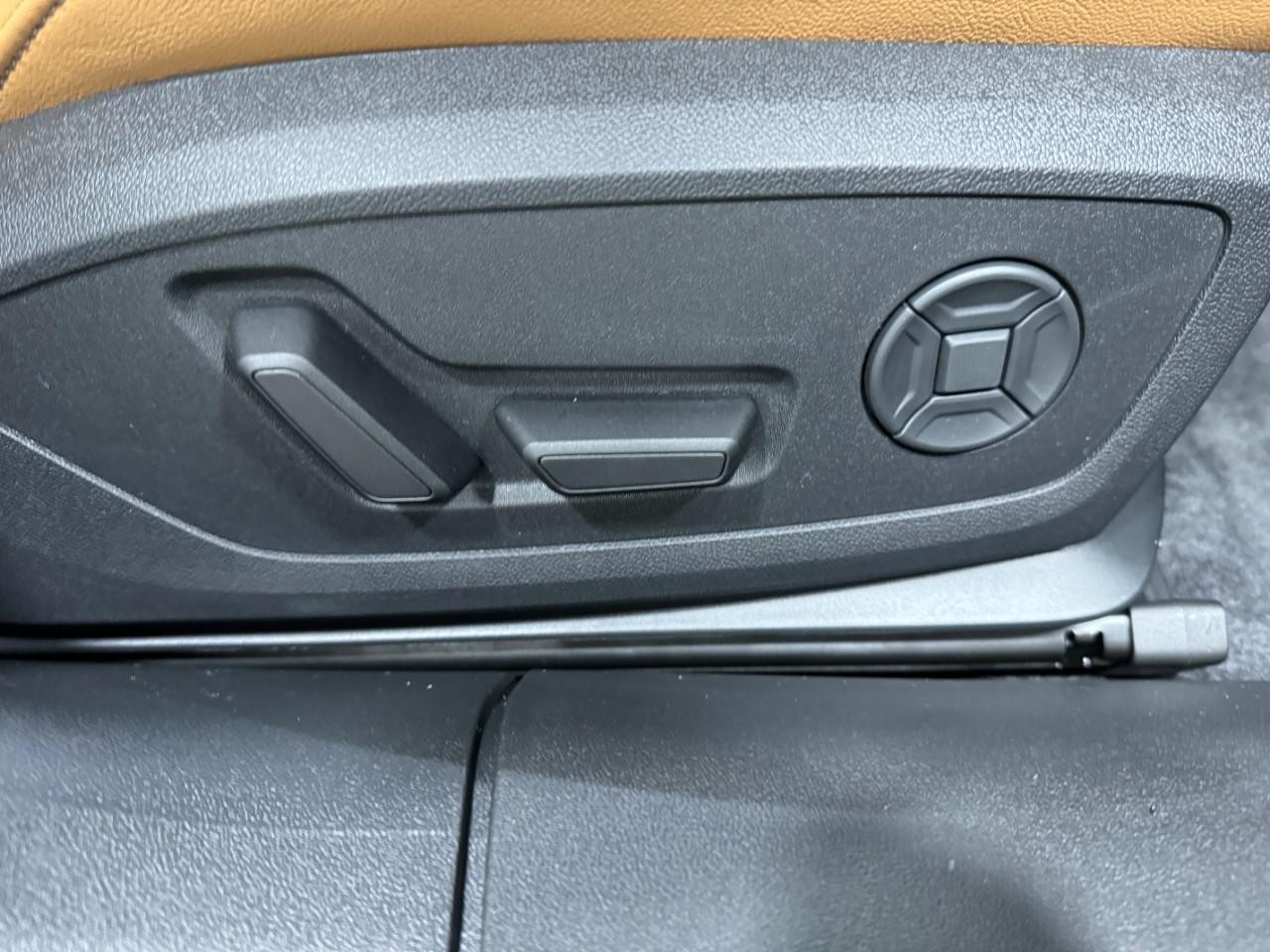 Audi A5 Vehicle Full-screen Gallery Image 20