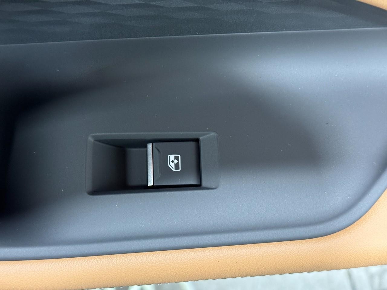 Audi A5 Vehicle Full-screen Gallery Image 22