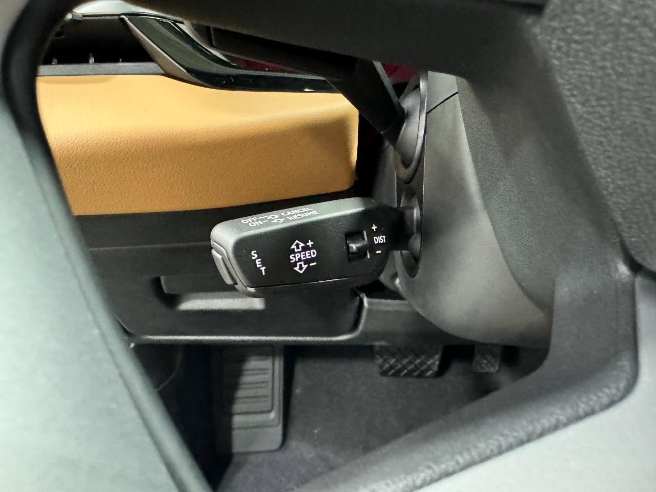 Audi A5 Vehicle Full-screen Gallery Image 28