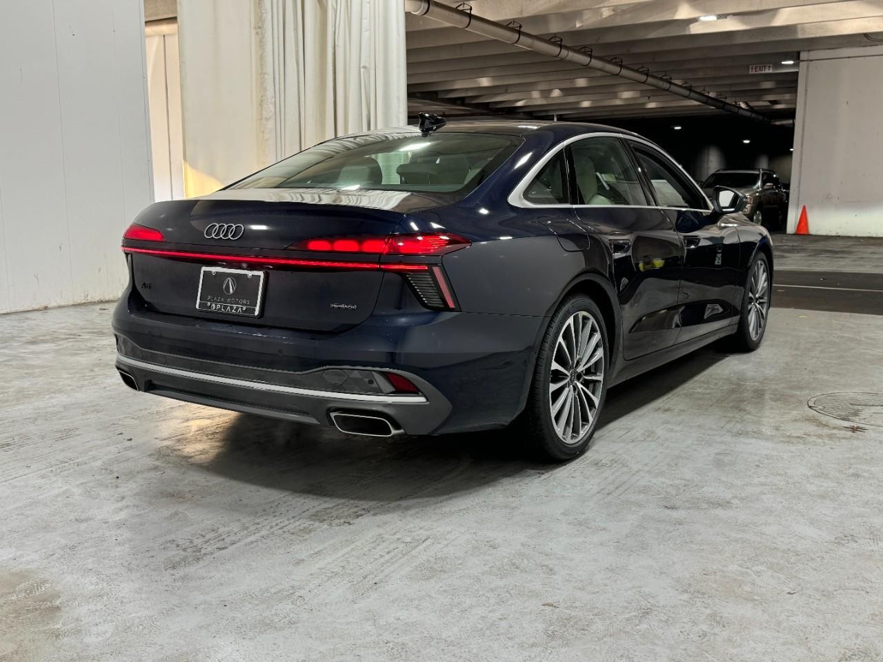 Audi A6 Sedan Vehicle Full-screen Gallery Image 4