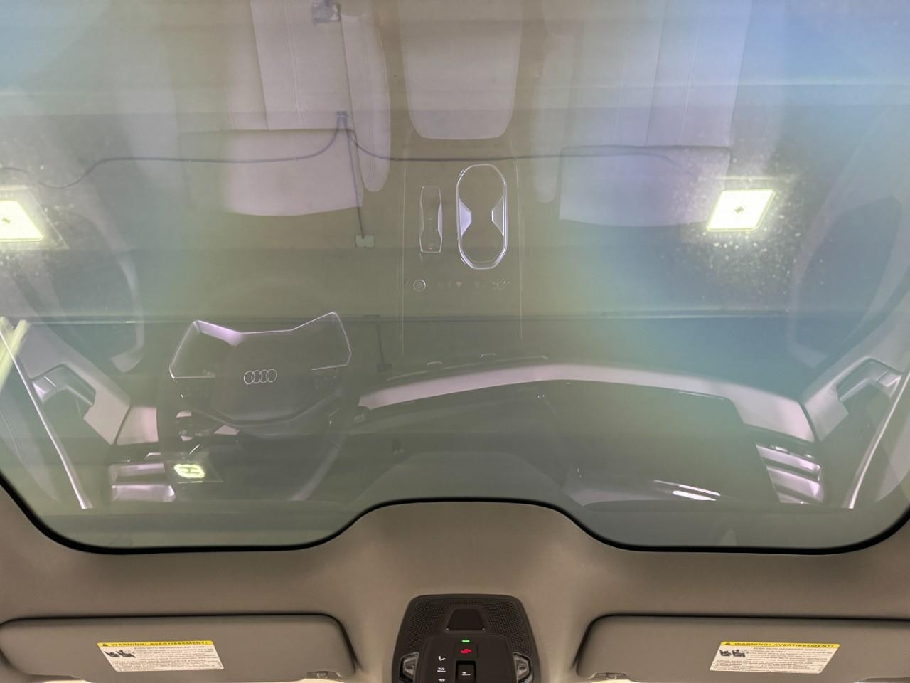 Audi A6 Sedan Vehicle Full-screen Gallery Image 12