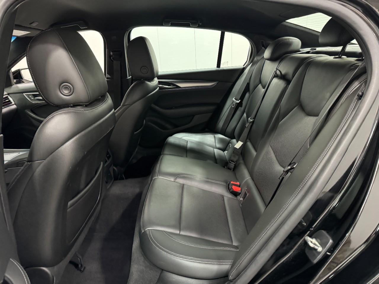 Cadillac CT5 Vehicle Full-screen Gallery Image 8