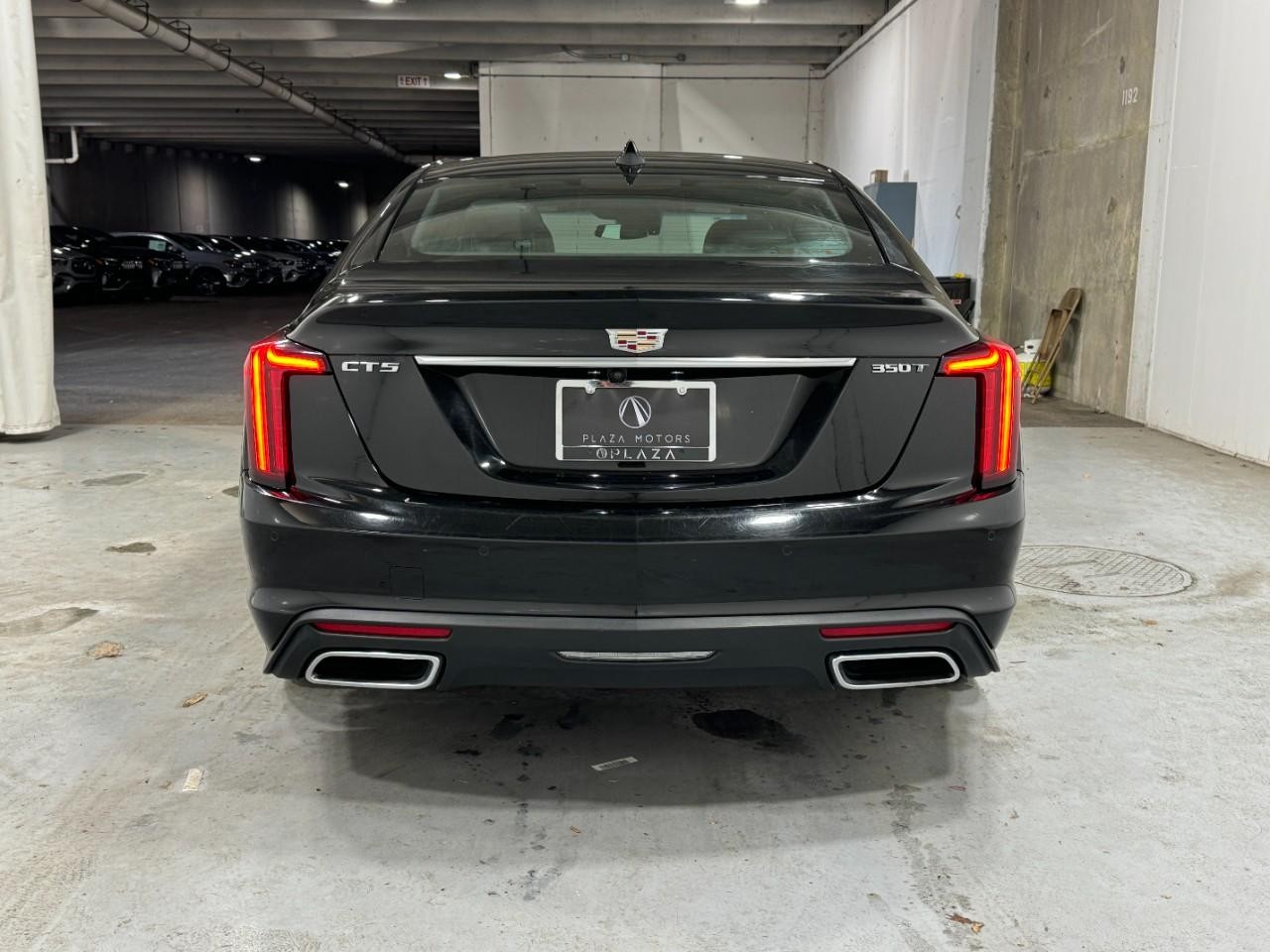 Cadillac CT5 Vehicle Full-screen Gallery Image 9
