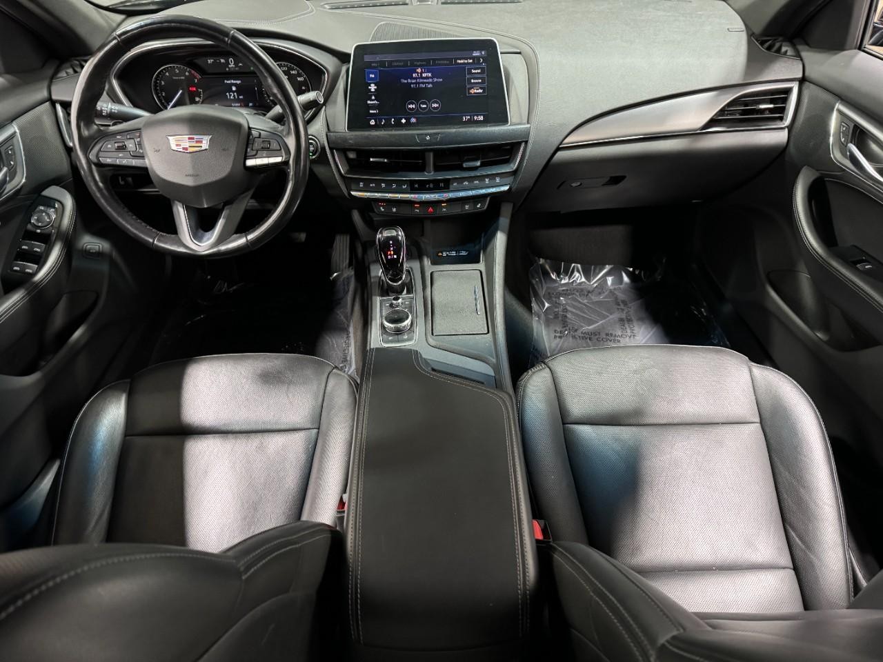 Cadillac CT5 Vehicle Full-screen Gallery Image 11