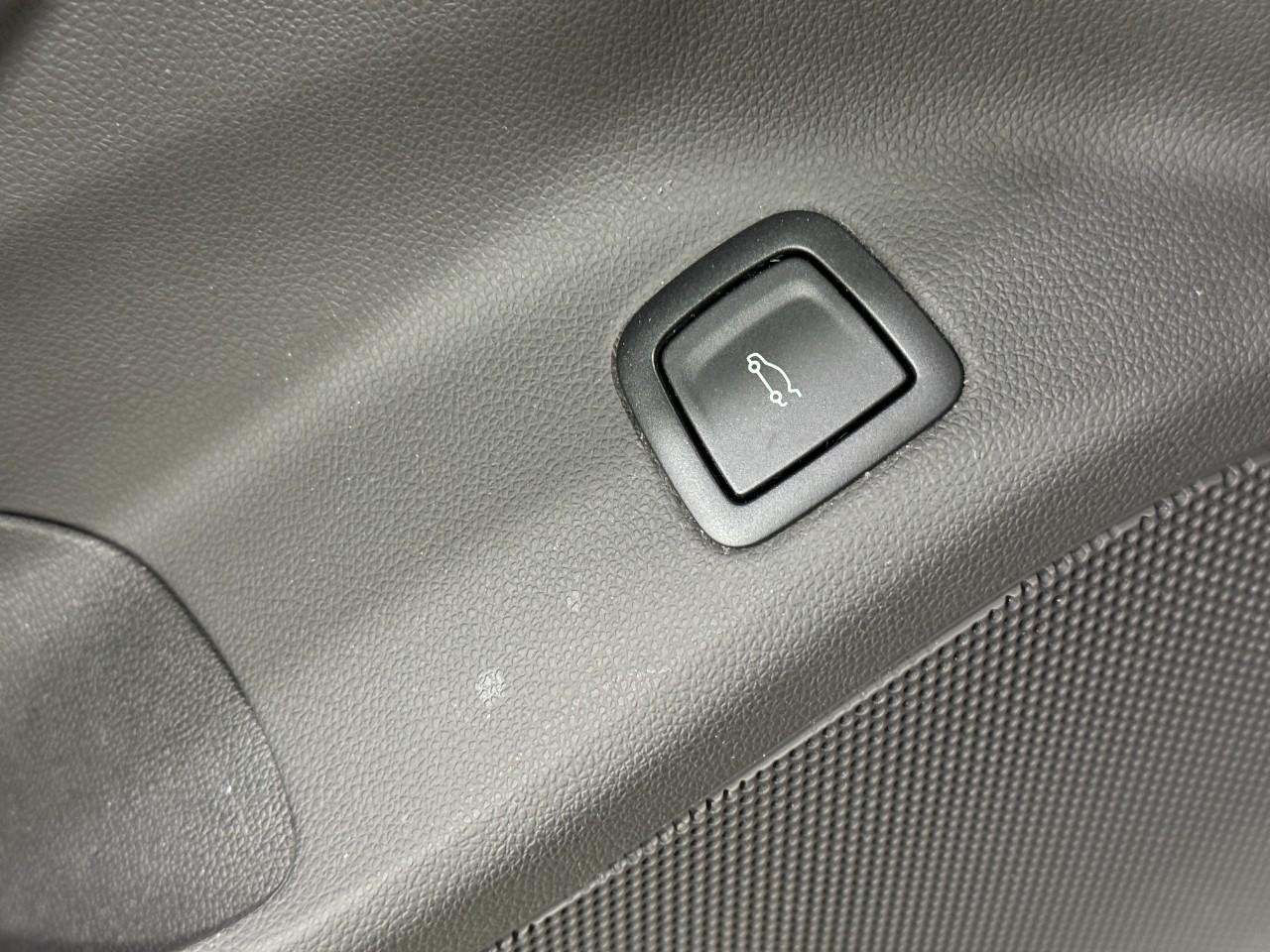 Cadillac CT5 Vehicle Full-screen Gallery Image 24