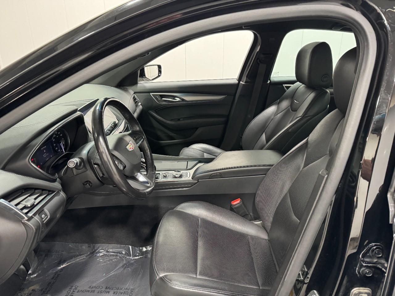 Cadillac CT5 Vehicle Full-screen Gallery Image 25