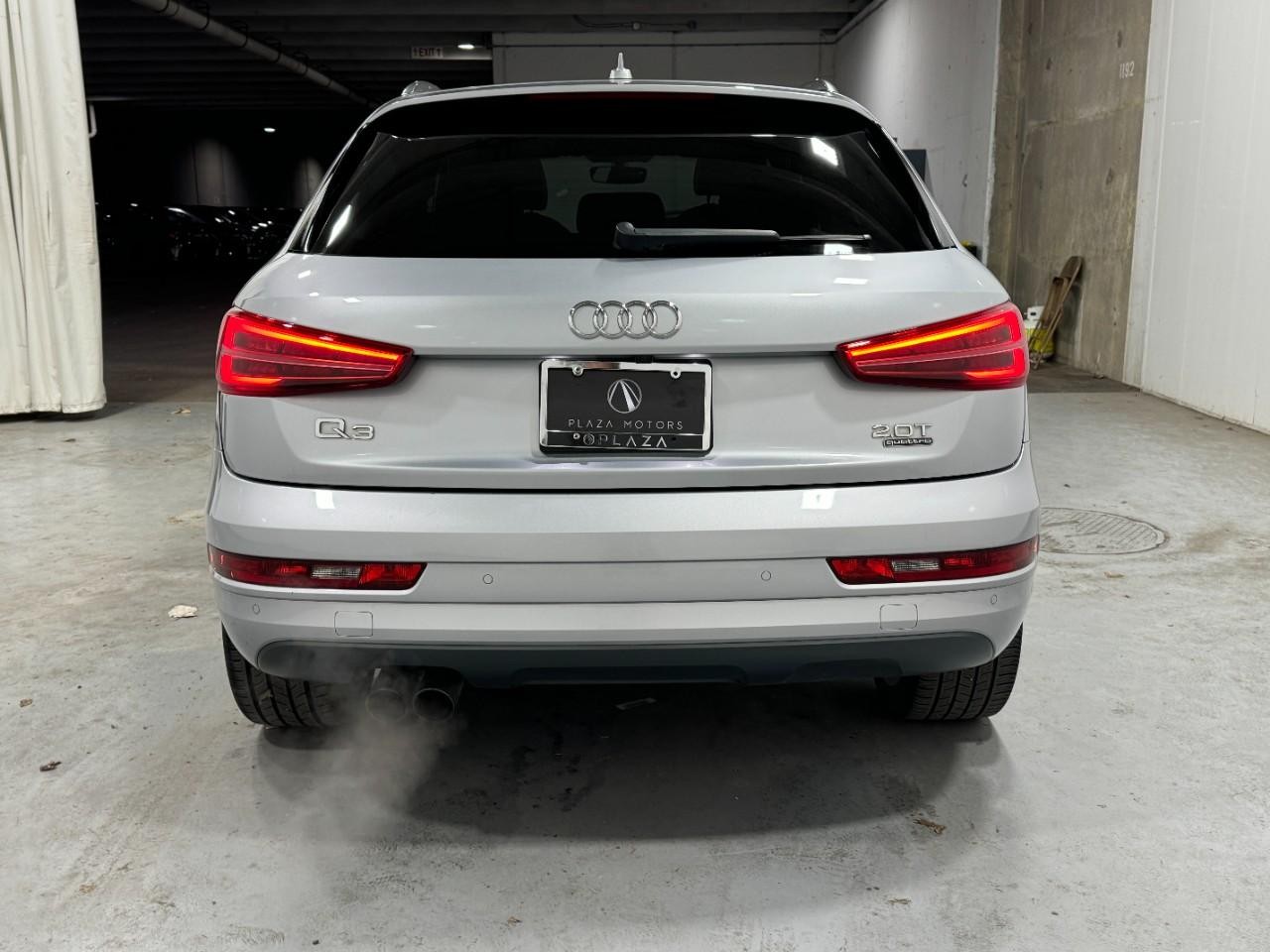 Audi Q3 Vehicle Full-screen Gallery Image 9