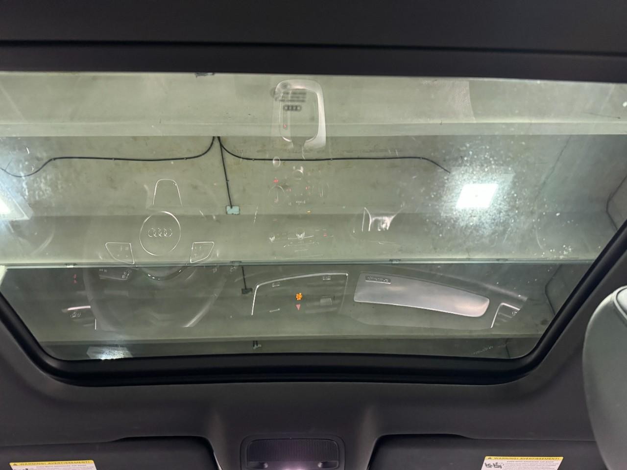 Audi Q3 Vehicle Full-screen Gallery Image 11