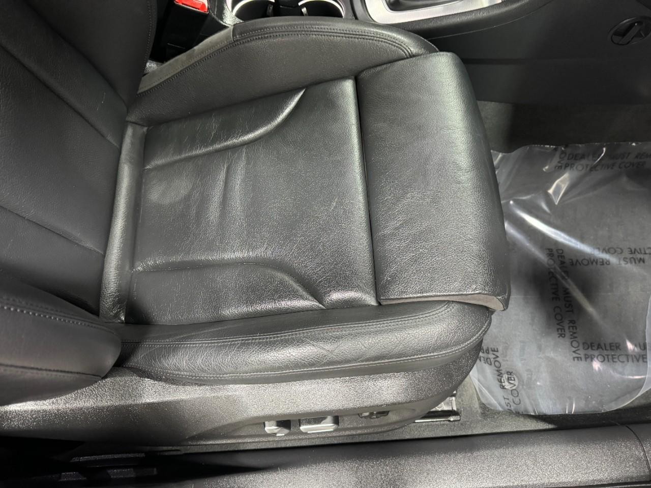 Audi Q3 Vehicle Full-screen Gallery Image 19