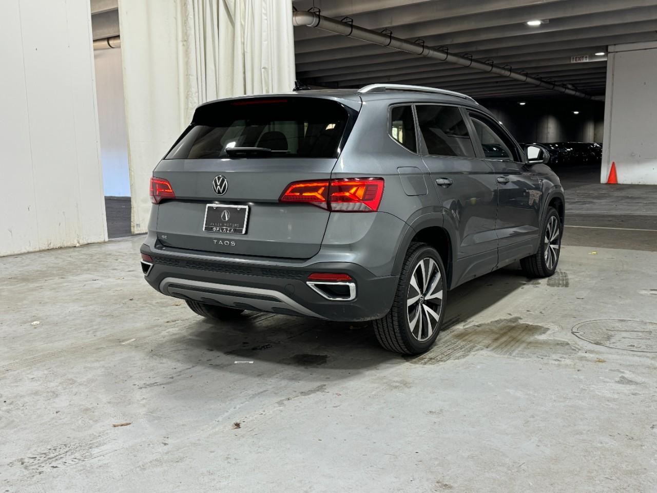 Volkswagen Taos Vehicle Full-screen Gallery Image 4