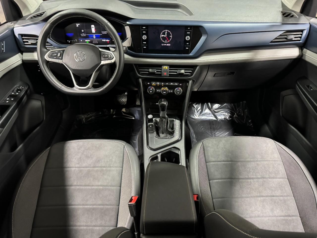 Volkswagen Taos Vehicle Full-screen Gallery Image 11