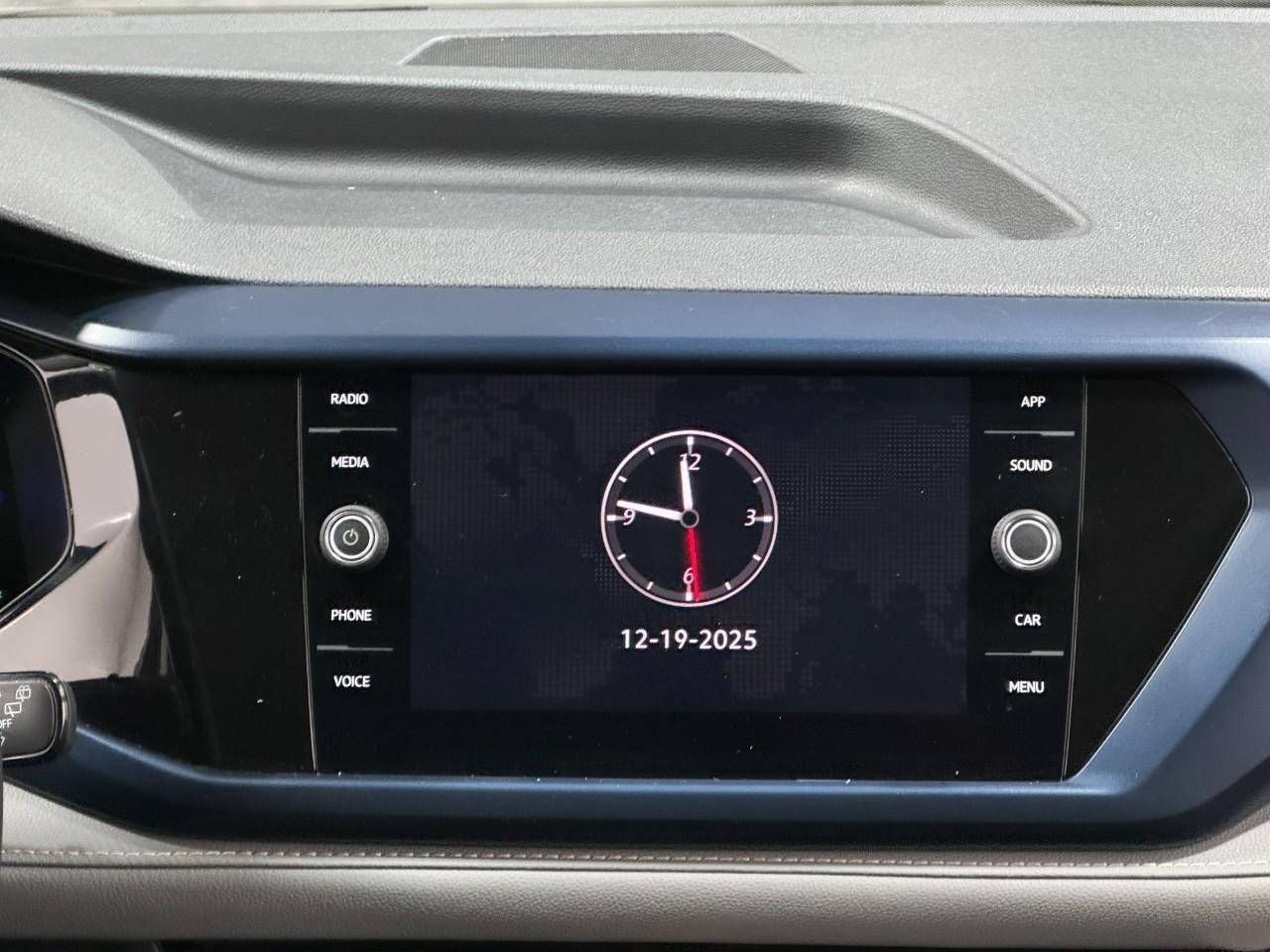 Volkswagen Taos Vehicle Full-screen Gallery Image 13