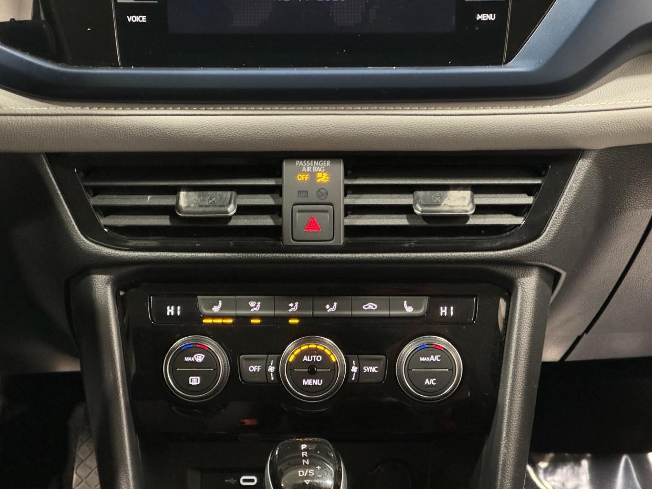 Volkswagen Taos Vehicle Full-screen Gallery Image 14