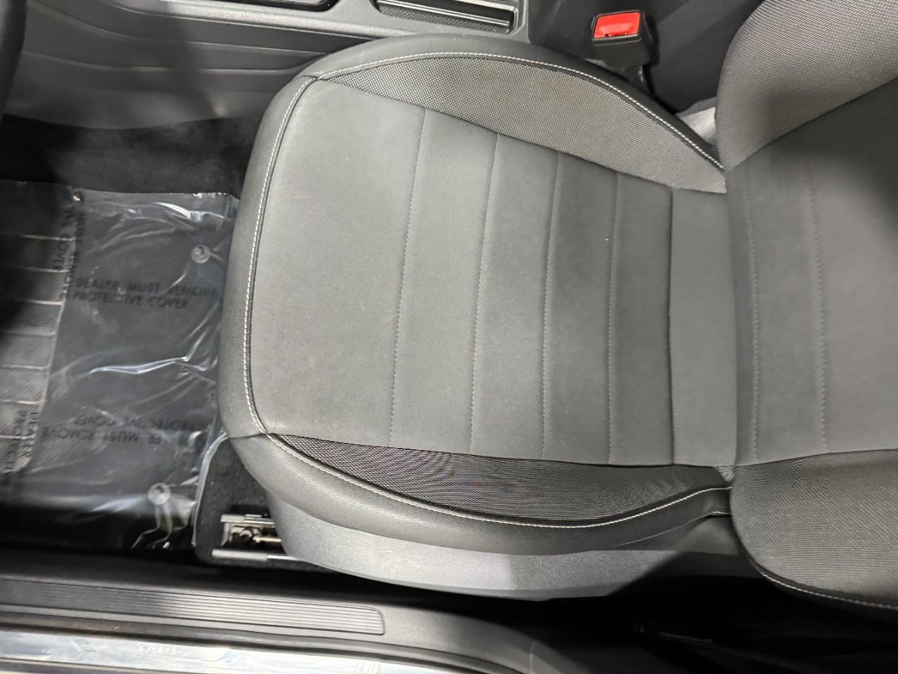 Volkswagen Taos Vehicle Full-screen Gallery Image 26