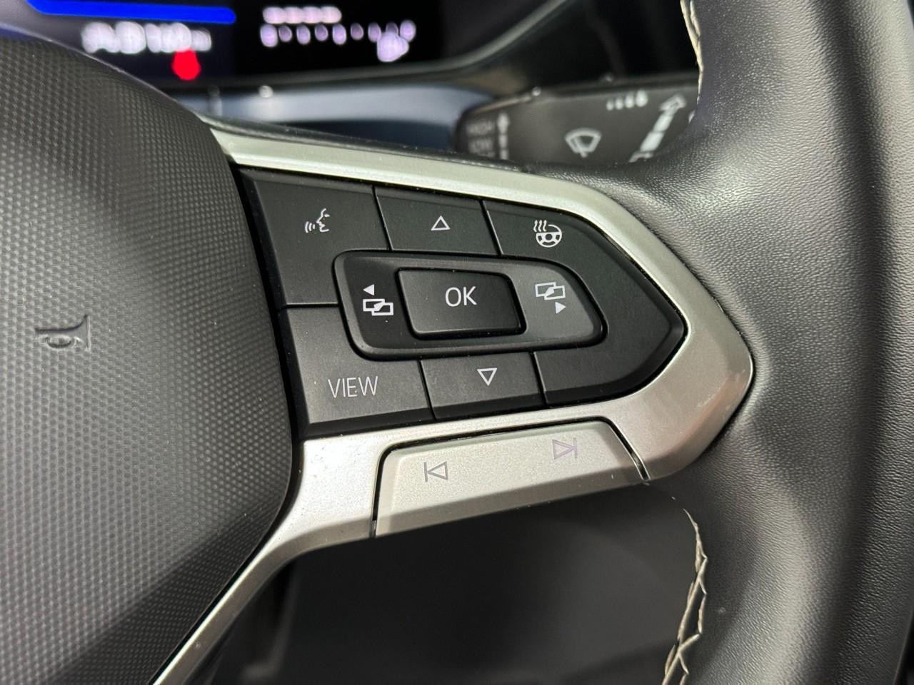 Volkswagen Taos Vehicle Full-screen Gallery Image 30