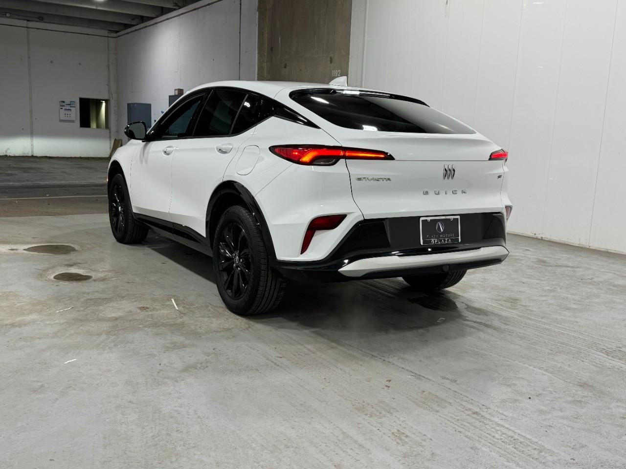 Buick Envista Vehicle Full-screen Gallery Image 3