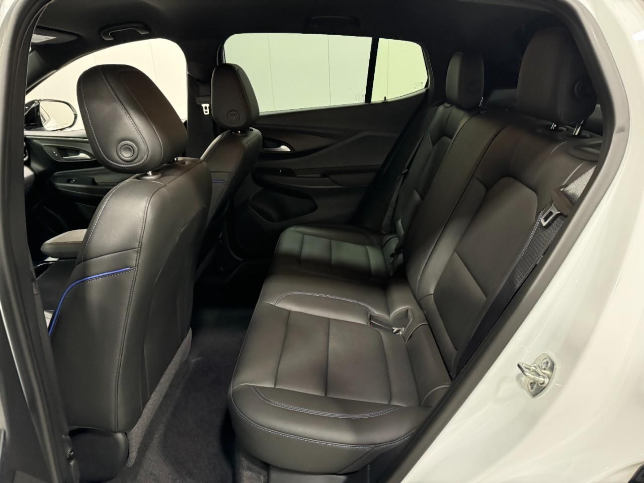 Buick Envista Vehicle Full-screen Gallery Image 8