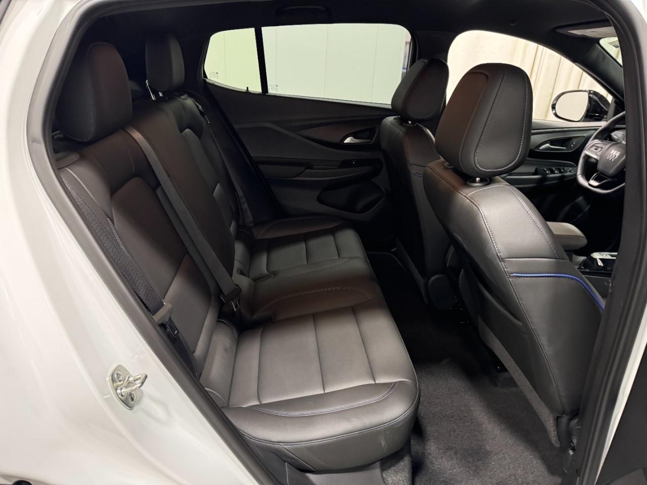 Buick Envista Vehicle Full-screen Gallery Image 10