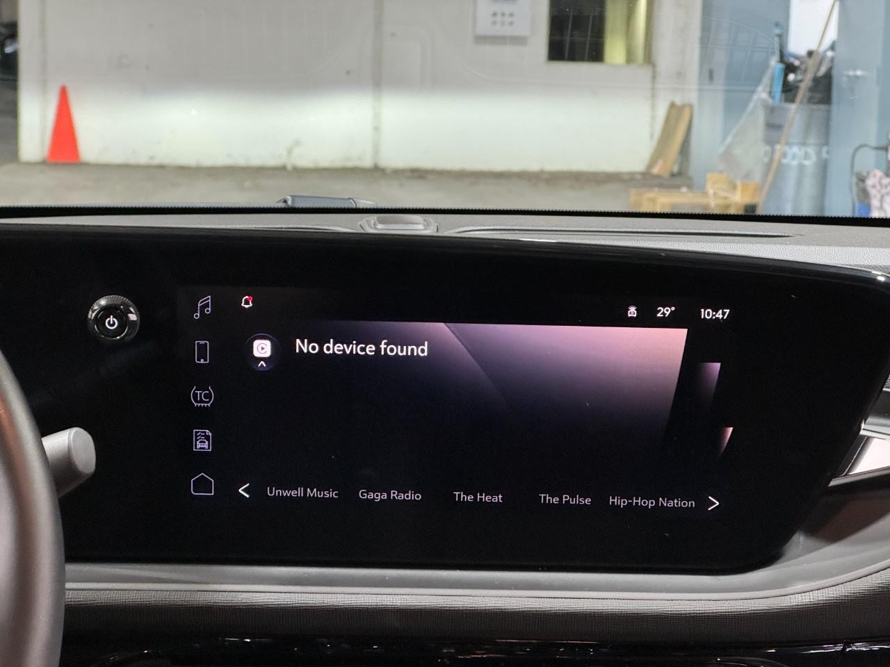 Buick Envista Vehicle Full-screen Gallery Image 13