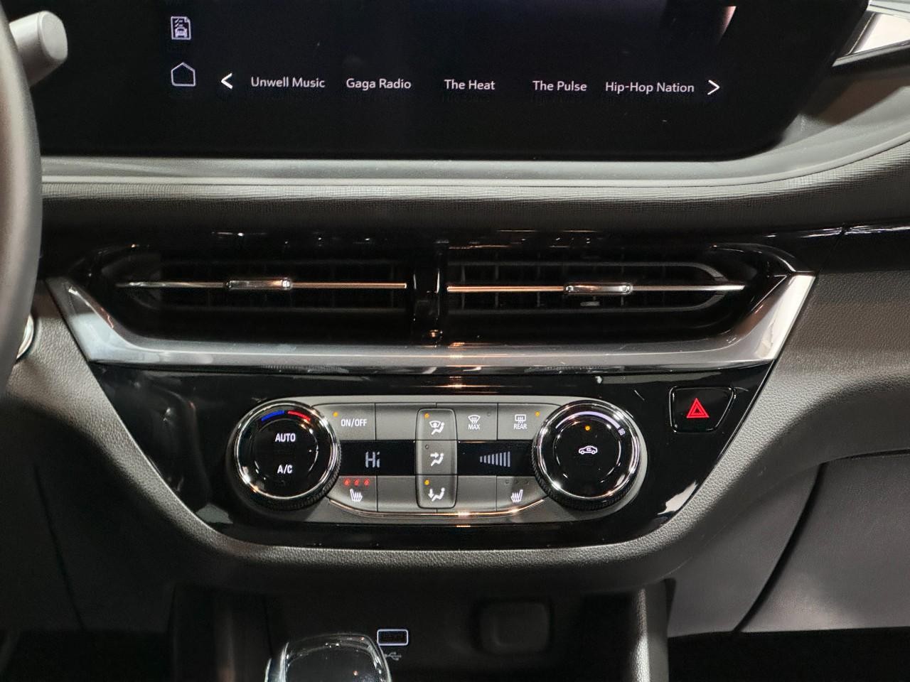 Buick Envista Vehicle Full-screen Gallery Image 14